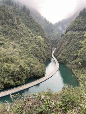 去恩施必去哪些景點？不妨從一個文學的角度來思考，因為每一處風景都像是詩行中的字句，等待著文人墨客的詮釋與傳承。